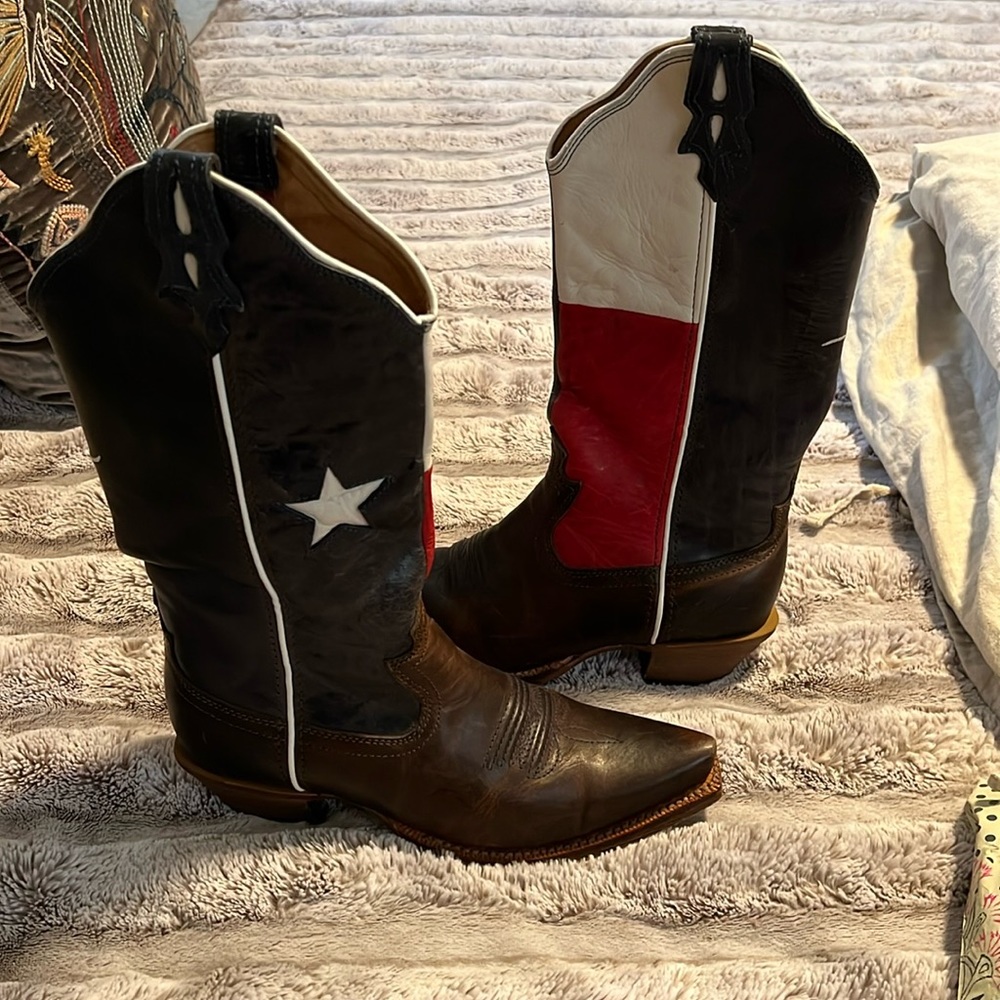 Twisted x cow-boy boots, blue, red and white, size 6.5, leather